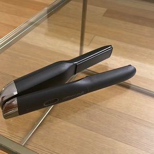GHD UNPLUGGED STYLER - CORDLESS FLAT IRON
